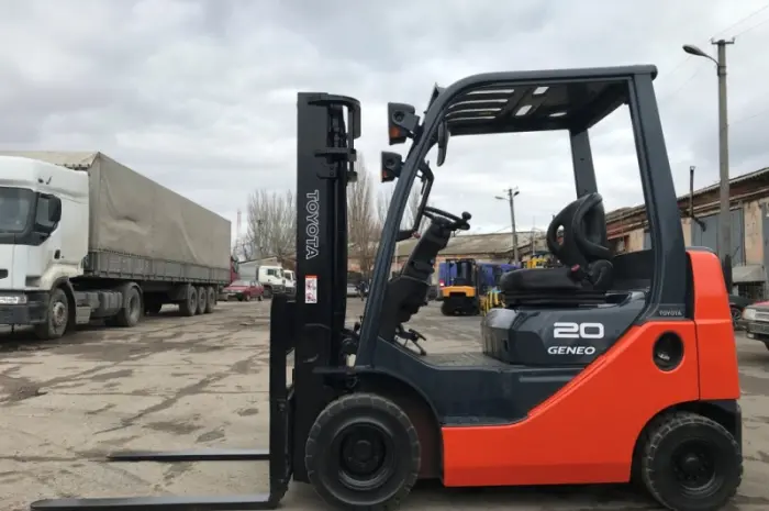 Вилочный погрузчик навантажувач Toyota компакт-модель- фото № 5