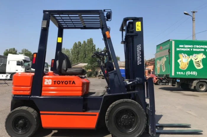 Вилочный автопогрузчик Toyota грузоподъёмностью 2 тонны- фото № 4