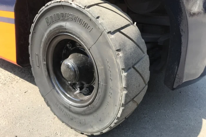 Вилочный автопогрузчик Toyota грузоподъёмностью 2 тонны- фото № 8