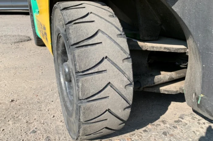 Вилочный автопогрузчик/автонавантажувач Mitsubishi на 2 тонны- фото № 3