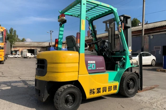 Вилочный автопогрузчик/автонавантажувач Mitsubishi на 2 тонны- фото № 6