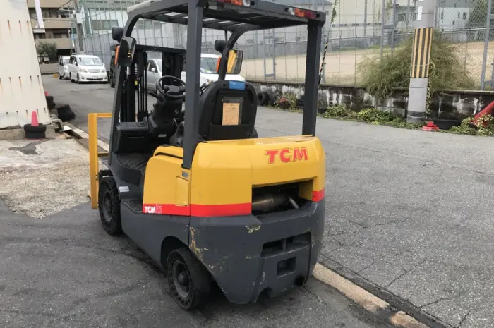 Вилочний навантажувач TCM FHGE15T4 з щоглою триплекс та бiчним зсувом- фото № 4