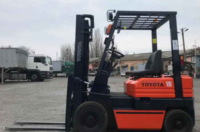 Газ-бензиновый автопогрузчик Toyota 02-5FG15 с автоматической коробкой передач- фото № 1