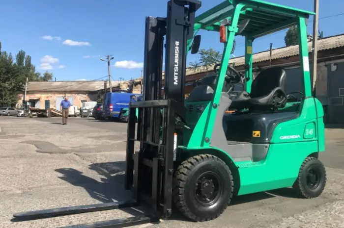 Газ-бензиновый вилочный погрузчик Mitsubishi FGE14T-F34 год выпуска 2015, новая резина- фото № 3