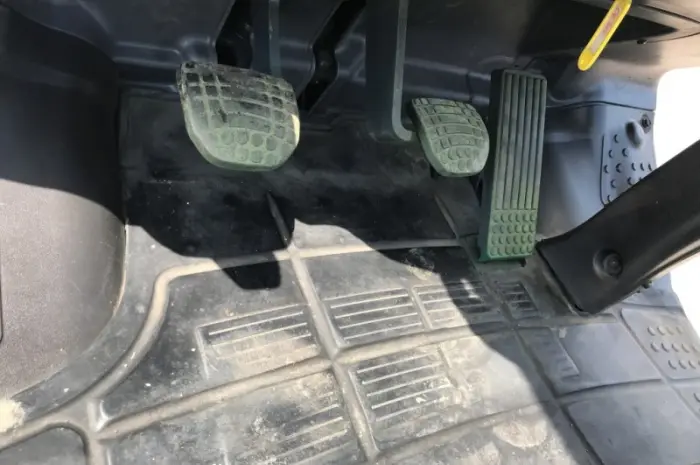 Вилочный автопогрузчик автонавантажувач Komatsu с боковым смещением- фото № 10