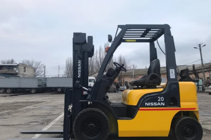 Газ-бензиновый вилочный погрузчик Nissan PL02A20W на 2 тонны- фото № 3