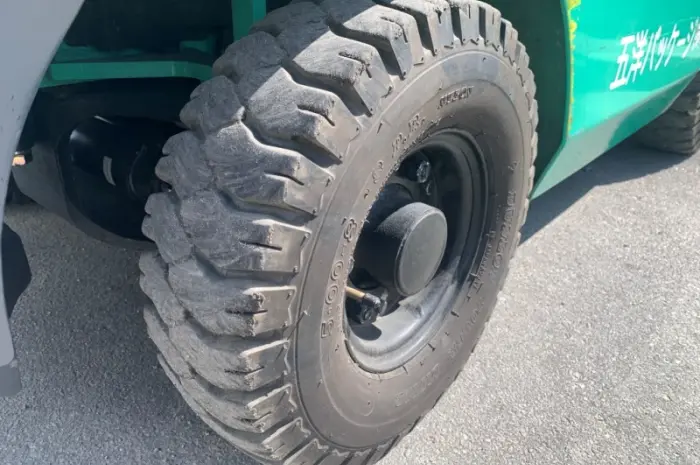 Вилочный автопогрузчик Mitsubishi на 1.5 тонны 2020 года, на пневмошинах- фото № 7
