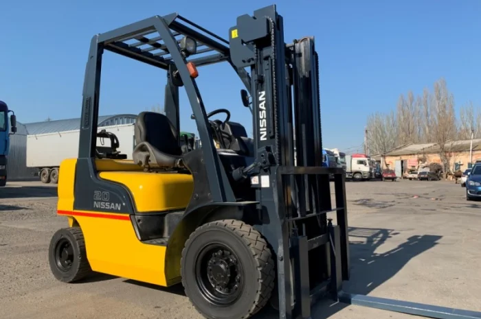 Вилочный автопогрузчик Nissan газ-бензиновый- фото № 2