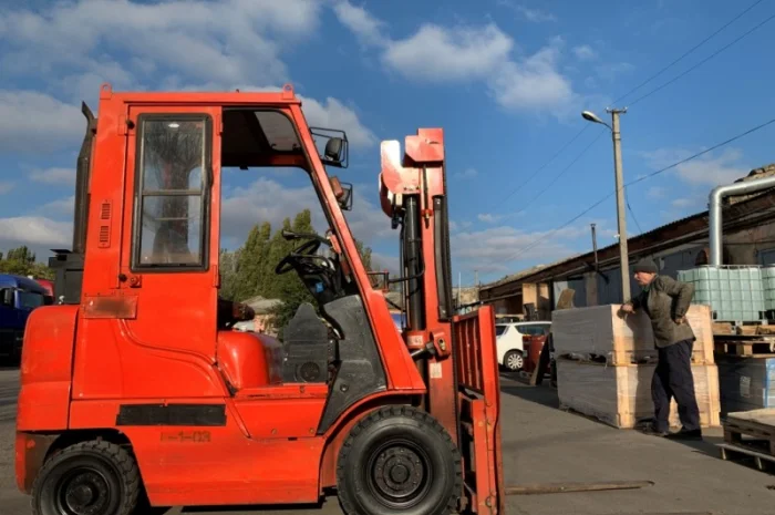 Вилочный автопогрузчик/автонавантажувач Nissan с полукабиной, печкой, позиционером- фото № 1