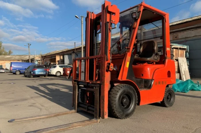 Вилочный автопогрузчик/автонавантажувач Nissan с полукабиной, печкой, позиционером- фото № 9
