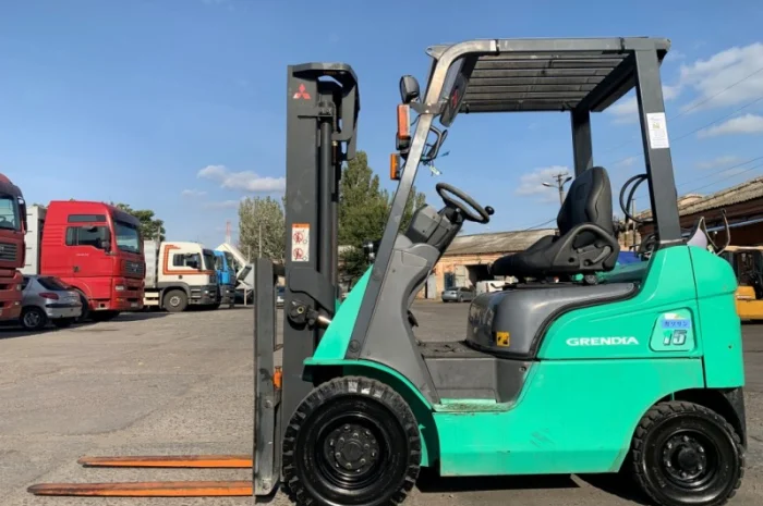 Вилочный автопогрузчик/автонавантажувач Mitsubishi, газ-бензин- фото № 1