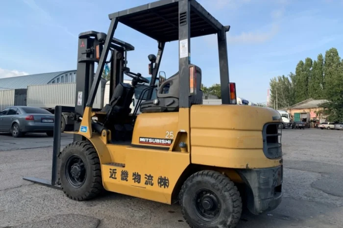 Вилочный автопогрузчик/автонавантажувач Mitsubishi в родной краске- фото № 1