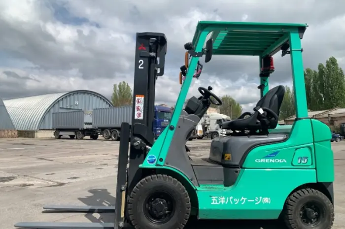 Вилковий автонавантажувач Mitsubishi на 1.5 тонни, 2020 року, на пневмошинах- фото № 1