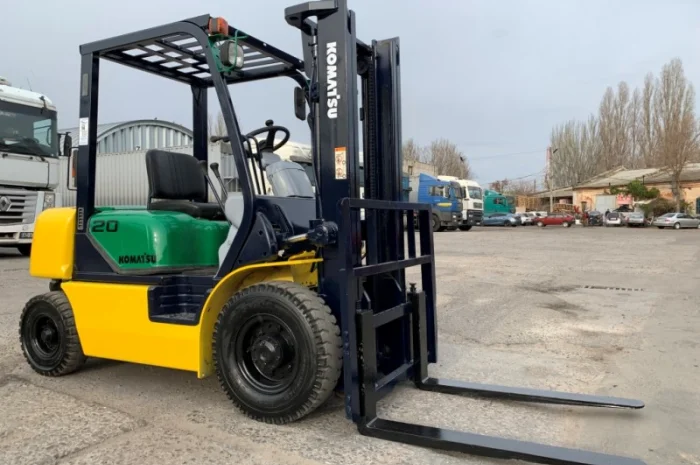 Вилочный бензиновый автопогрузчик Komatsu FG20LC-12 с наработкой всего 1811 моточасов- фото № 2