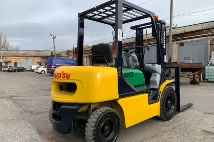 Вилочный бензиновый автопогрузчик Komatsu FG20LC-12 с наработкой всего 1811 моточасов- фото № 3