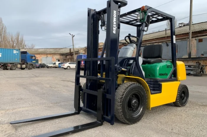 Вилочный бензиновый автопогрузчик Komatsu FG20LC-12 с наработкой всего 1811 моточасов- фото № 4