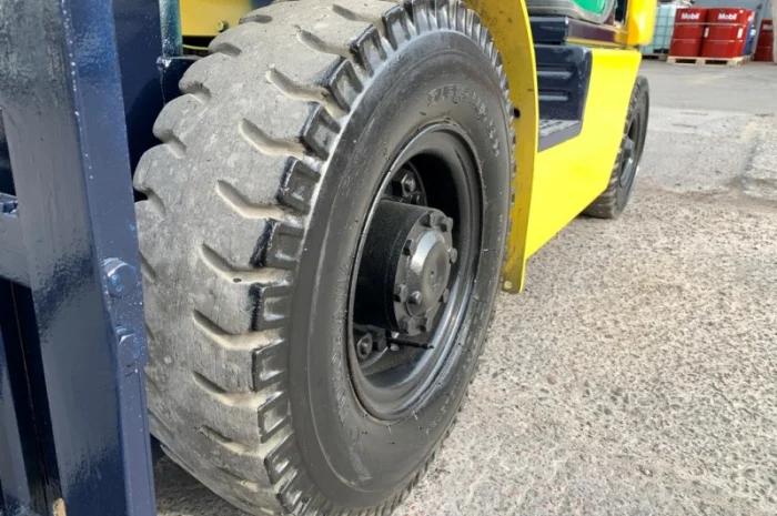 Вилочный бензиновый автопогрузчик Komatsu FG20LC-12 с наработкой всего 1811 моточасов- фото № 9