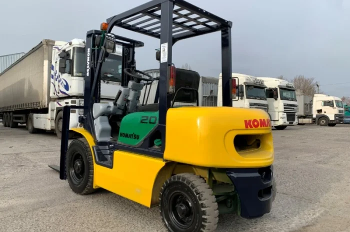 Вилочный бензиновый автопогрузчик Komatsu FG20LC-12 с наработкой всего 1811 моточасов- фото № 11