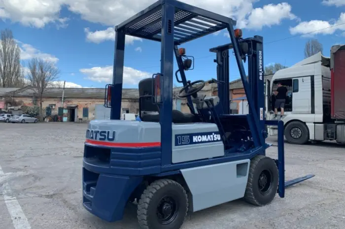 Вилочный бензиновый автопогрузчик Komatsu с двигателем Toyota 5K- фото № 2