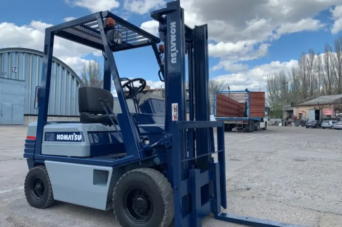 Вилочный бензиновый автопогрузчик Komatsu с двигателем Toyota 5K- фото № 3