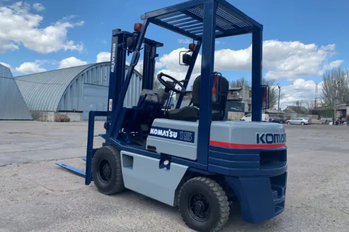 Вилочный бензиновый автопогрузчик Komatsu с двигателем Toyota 5K- фото № 6