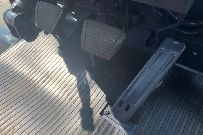 Вилочный бензиновый автопогрузчик Nissan с мачтой на 4 метра- фото № 11