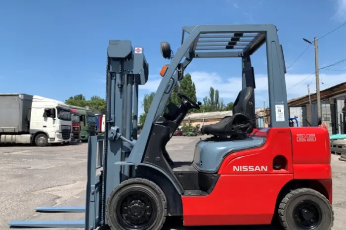 Вилковий автонавантажувач Nissan на 2.5 тонни, на великих 12 колесах Модель: PL02A25- фото № 1