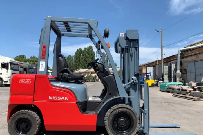 Вилковий автонавантажувач Nissan на 2.5 тонни, на великих 12 колесах Модель: PL02A25- фото № 4