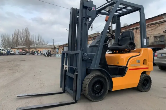 Вилочний дизельний навантажувач Nissan FL01A18 на 1.8 тонни- фото № 2
