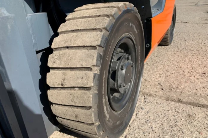 Вилочний навантажувач Mitsubishi KFGE15T-KF34 з бiчним зсувом- фото № 10