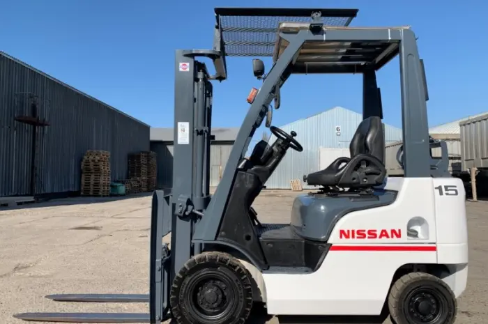 Вилочний навантажувач Nissan P1F1A15D газ-бензиновий- фото № 1