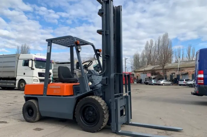 Вилочний навантажувач Nissan PGF02M30 на 3 тонни з сайд-шифтом- фото № 4