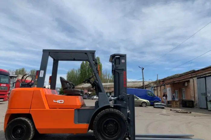 Вилочний навантажувач Nissan F04B40T-F29C на 4.5 тонни- фото № 4