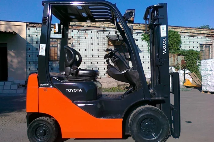 Вилочный погрузчик тойота 8 серии на 1 тонну- фото № 3