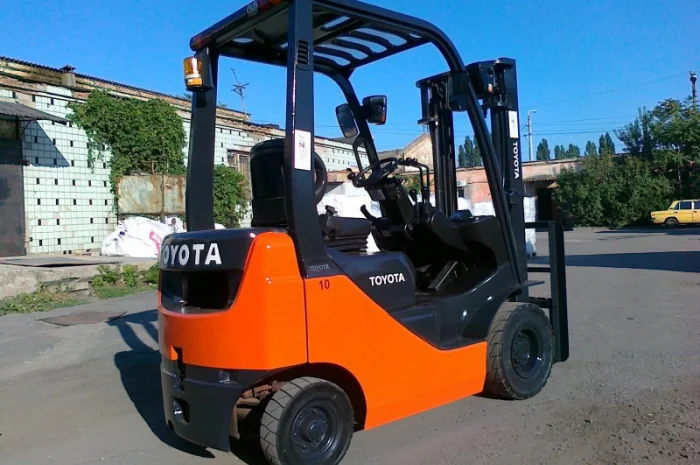 Вилочный погрузчик тойота 8 серии на 1 тонну- фото № 4