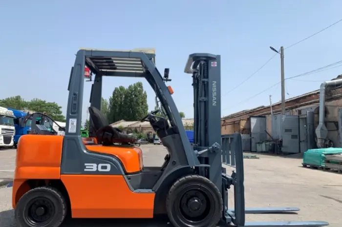 Вилковий автопогрузчик Nissan, вагонник, з бічним зміщенням. Напрацювання 5837 мотогодин- фото № 10