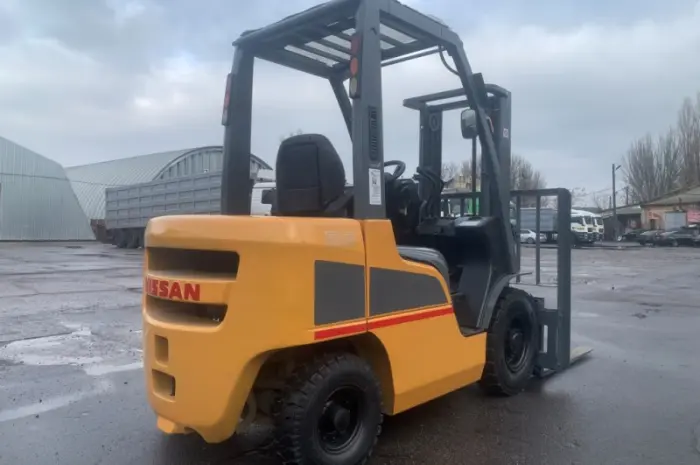 Вилочний погрузчик Nissan P1F2A25J на новій гумі пневмо, з напрацюванням 4318 мотогодин- фото № 3