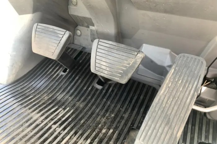 Вилковий автонавантажувач Mitsubishi, з двома додатковими гідролініями Модель: FGE25D- фото № 7