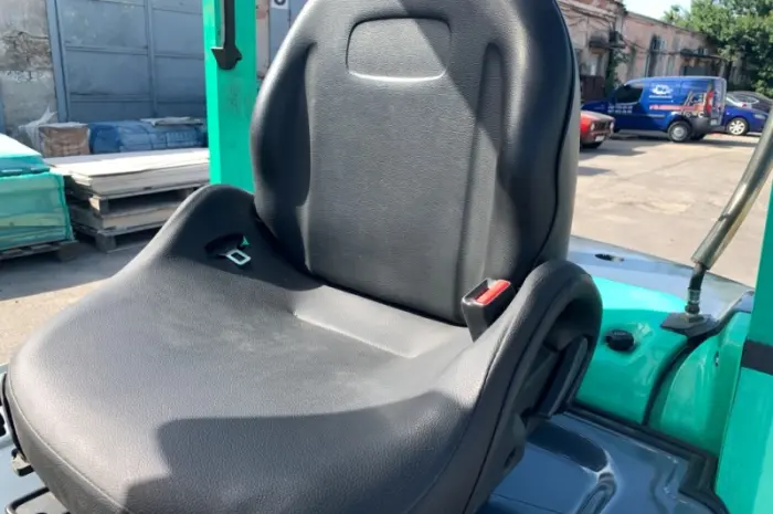 Вилковий автонавантажувач Mitsubishi, з двома додатковими гідролініями Модель: FGE25D- фото № 10
