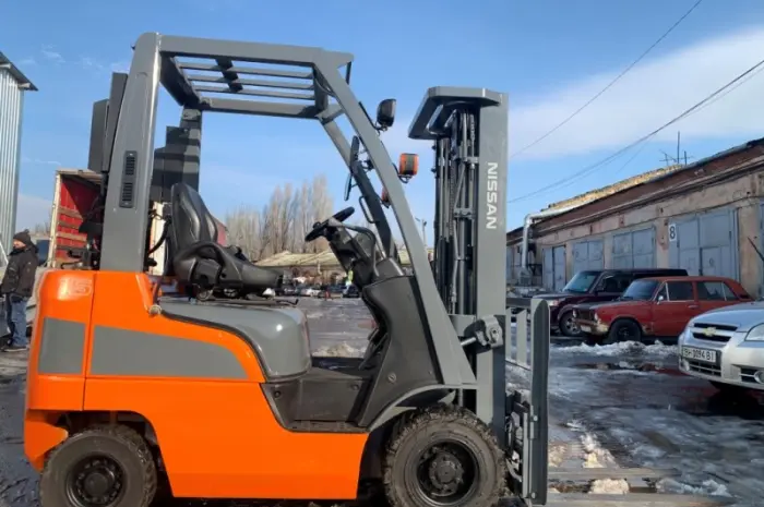 Вилочний погрузчик Nissan, вагонник з позицiонером вил. Модель: NP1F1A15D- фото № 5