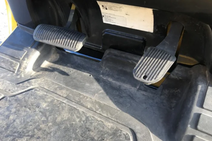 Вилочный погрузчик Hyster с мачтой триплекс и боковым смещением- фото № 10