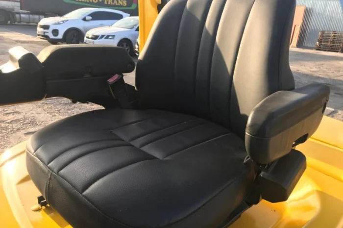 Вилочный погрузчик Hyster с мачтой триплекс и боковым смещением- фото № 12