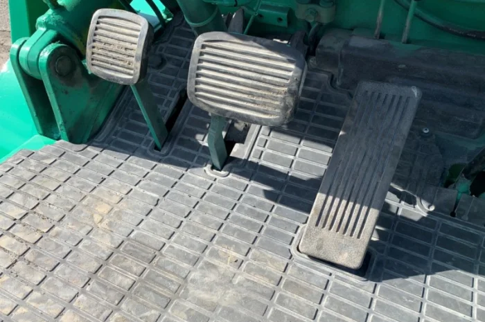 Вилочный бензиновый автопогрузчик Mitsubishi на 2.5 тонны- фото № 8