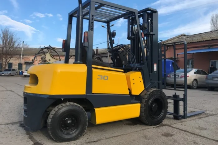 Вилочный японский автопогрузчик Sumitomo на 3 тонны с боковым смещением- фото № 1