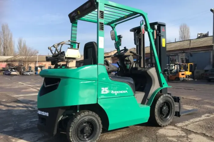 Вилочный газ-бензиновый автопогрузчик Митсубиши с ротатором- фото № 1