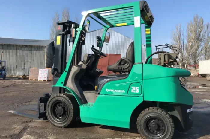 Вилочный газ-бензиновый автопогрузчик Митсубиши с ротатором- фото № 2