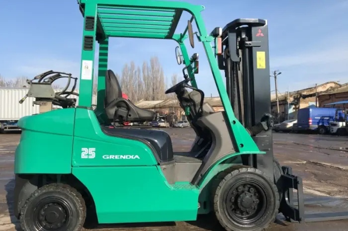 Вилочный газ-бензиновый автопогрузчик Митсубиши с ротатором- фото № 3