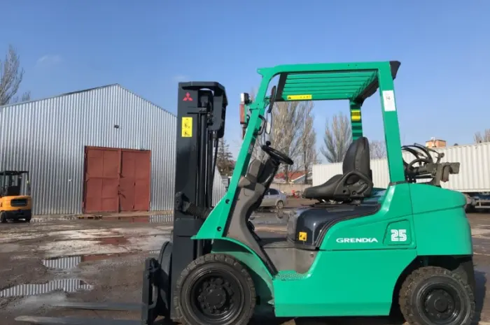 Вилочный газ-бензиновый автопогрузчик Митсубиши с ротатором- фото № 4