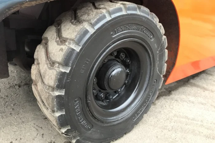 Вилочный автопогрузчик Toyota 02-8FGK20 компакт-модель- фото № 9