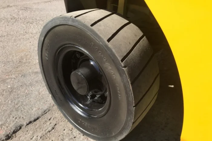 Вилочный погрузчик Mitsubishi FGE20T-F17D с секцией гидравлики для подключения навесного- фото № 10